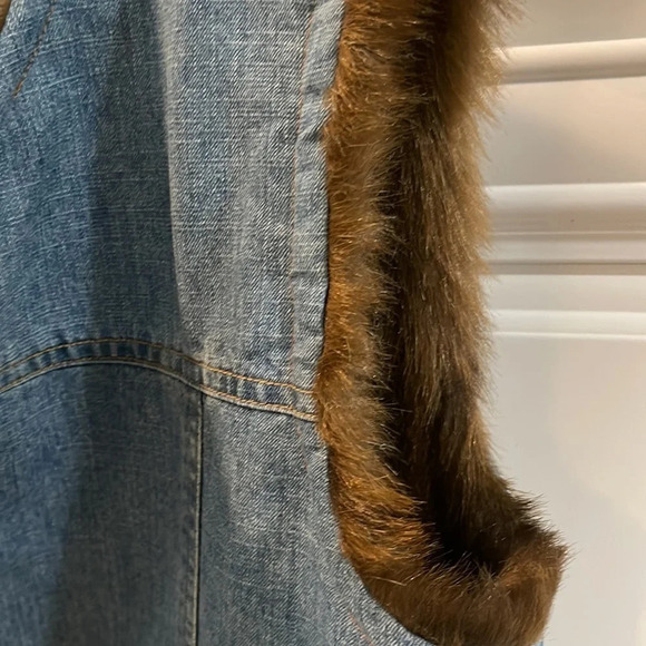 Denim & Co Reversible Denim Faux Fur Vest Size M - Picture 5 of 16